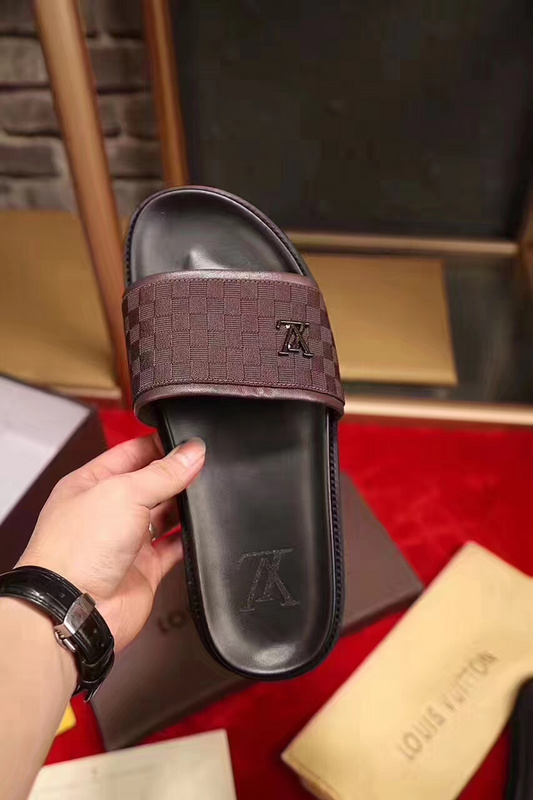 LV men slippers AAA(38-46)-180