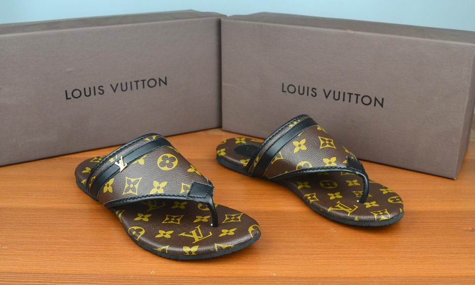 LV women slippers AAA-002(35-42)