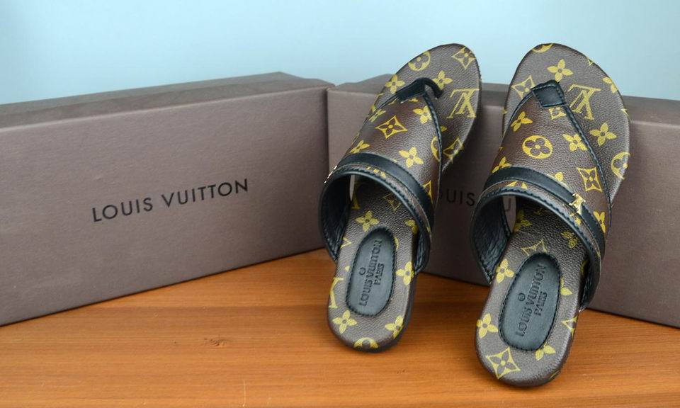 LV women slippers AAA-002(35-42)