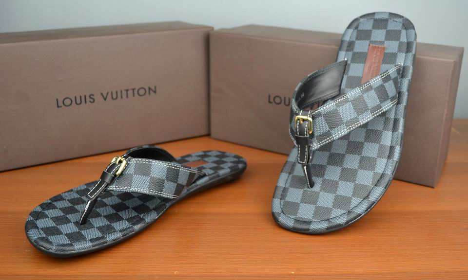 LV women slippers AAA-003(35-42)