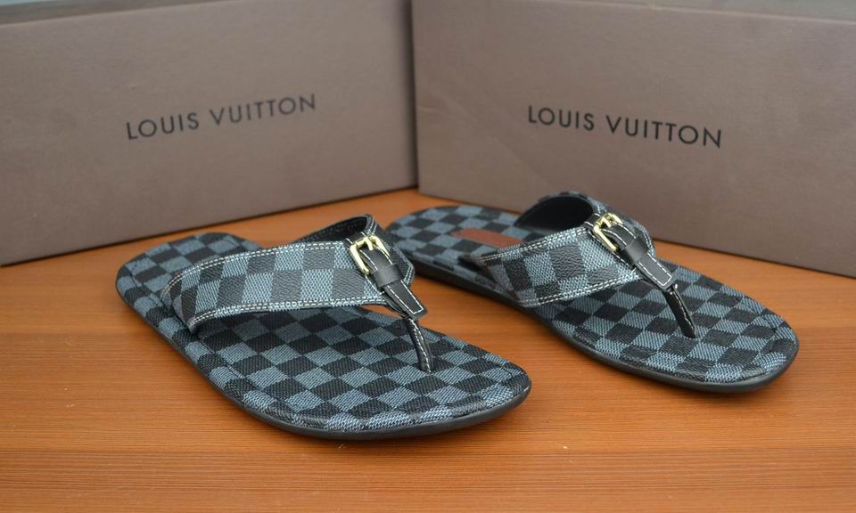 LV women slippers AAA-003(35-42)