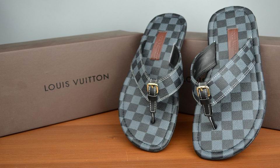 LV women slippers AAA-003(35-42)