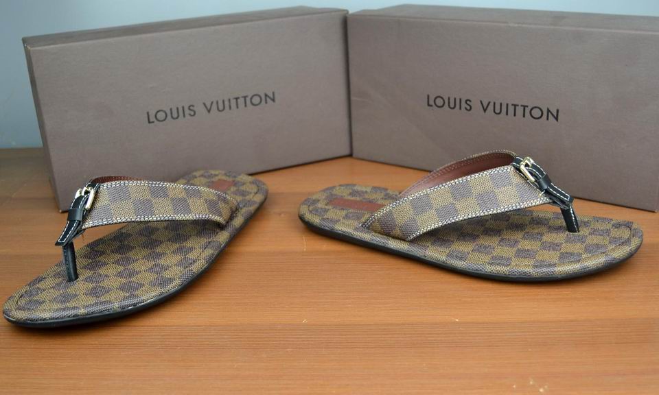 LV women slippers AAA-004(35-42)