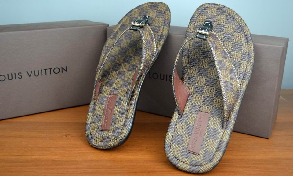 LV women slippers AAA-004(35-42)