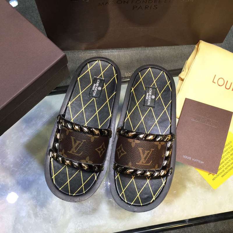 LV women slippers AAA-007