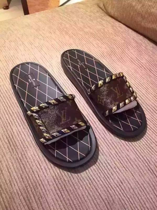 LV women slippers AAA-008