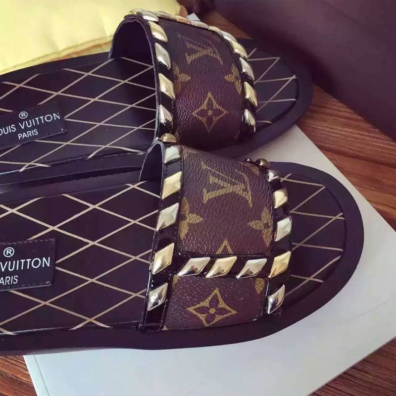 LV women slippers AAA-008