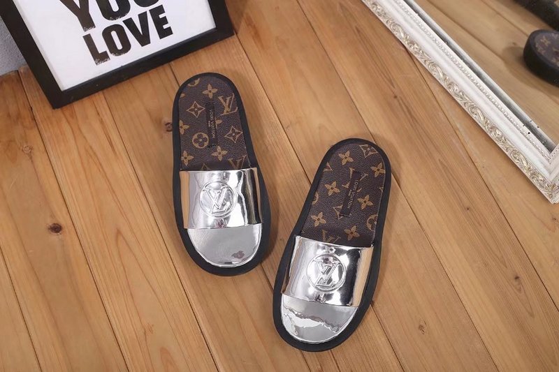 LV women slippers AAA-013