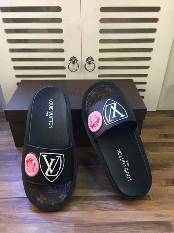 LV women slippers AAA-015