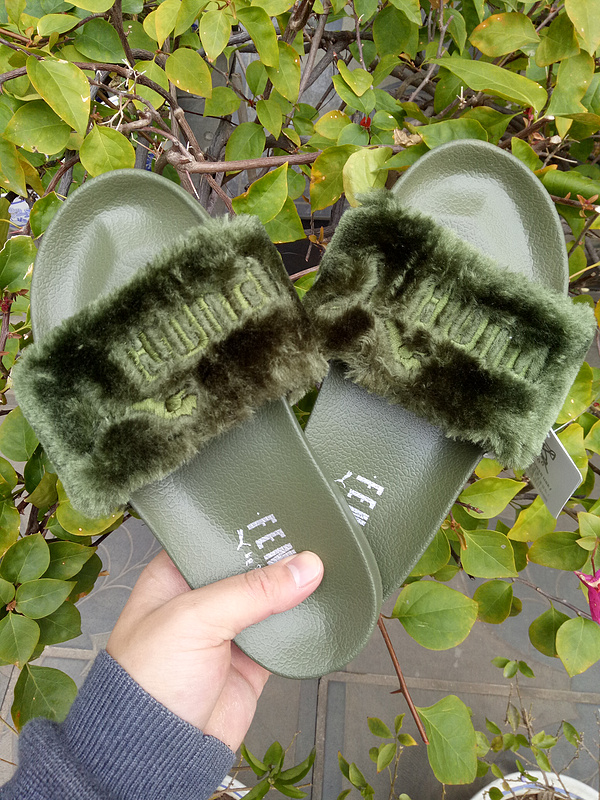 Puma x Rihana Leadcat Fenty Slipper-015