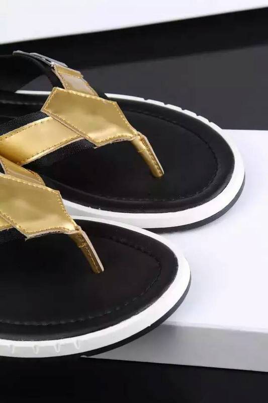 V Men slippers AAA-009