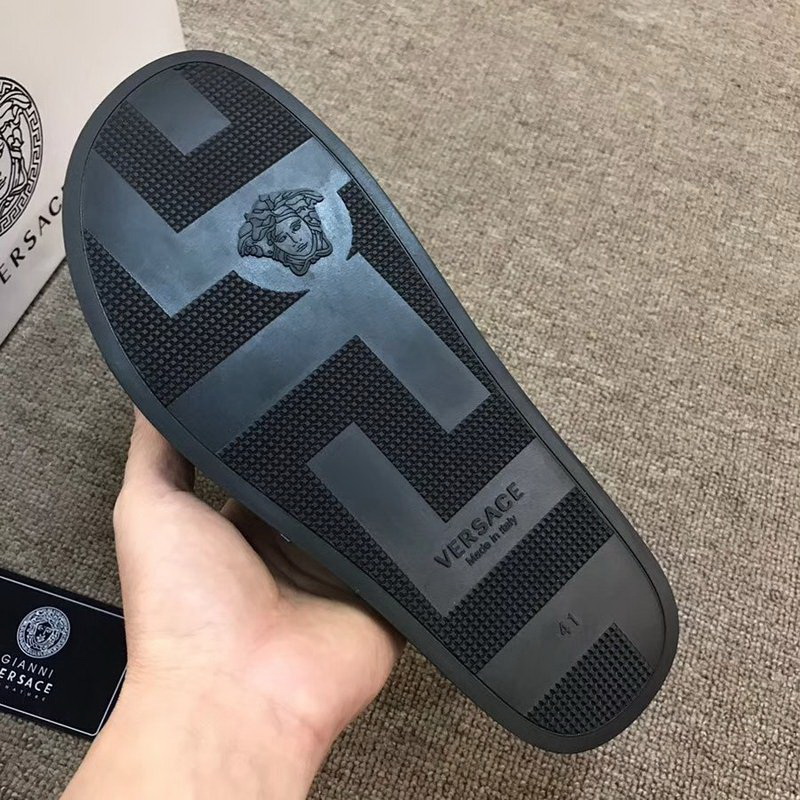 V men slippers AAA-108