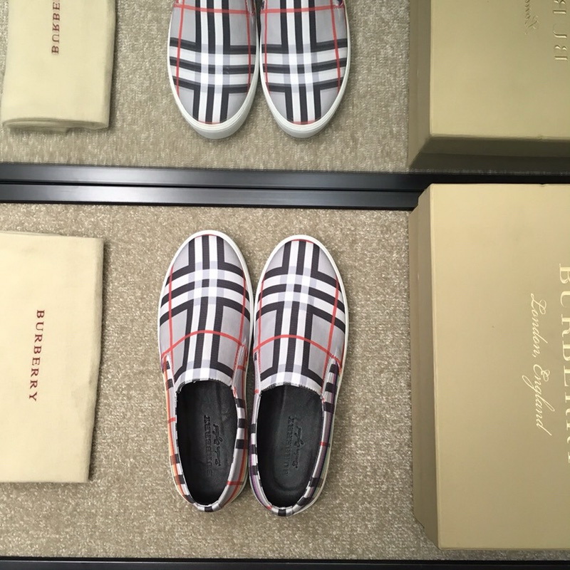 Burberry men shoes 1;1 quality-070