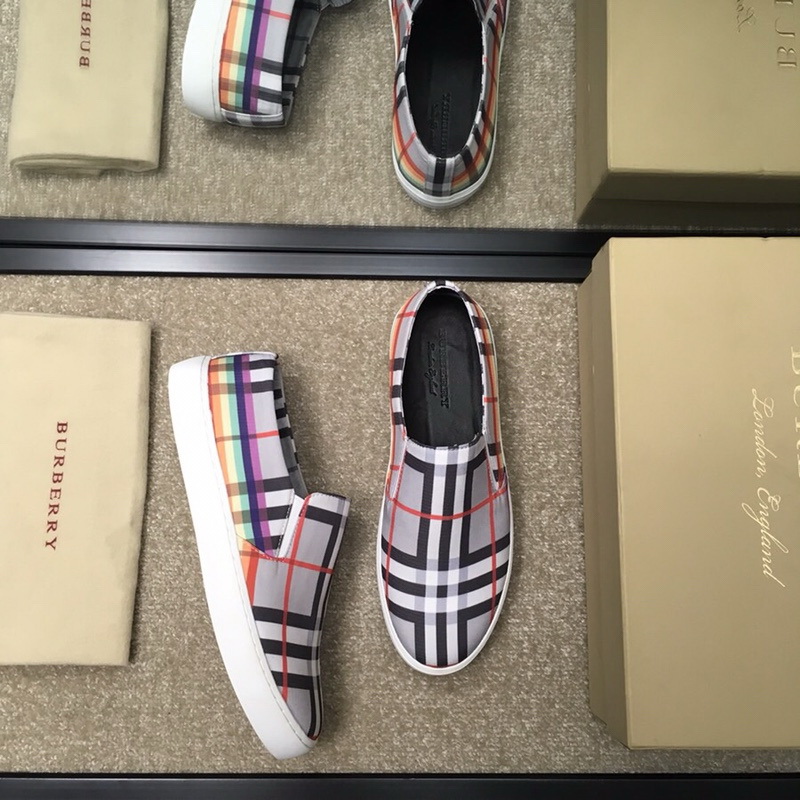 Burberry men shoes 1;1 quality-070