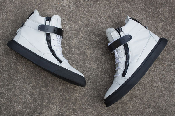 Giuseppe Zanotti High Top Single Hardware Sneaker in WhiteMatte Black(with receipt)