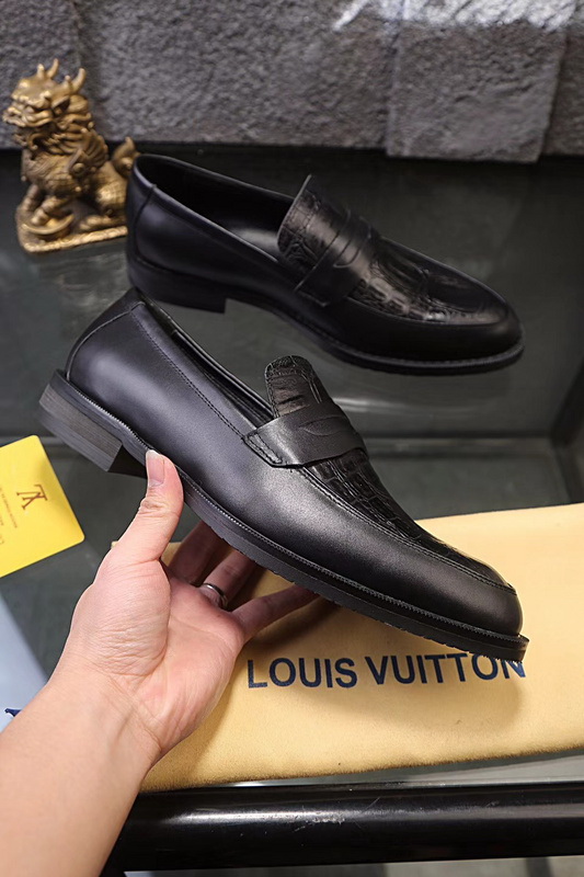 LV Men shoes 1:1 quality-1131