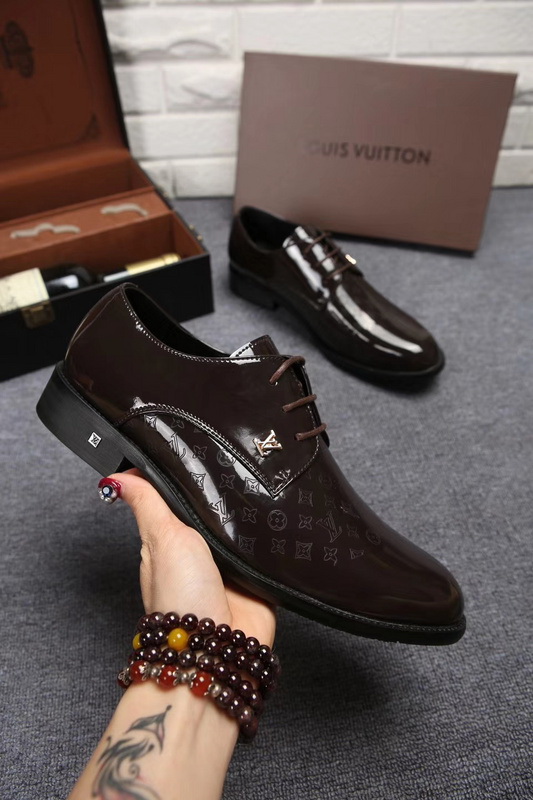 LV Men shoes 1:1 quality-1382