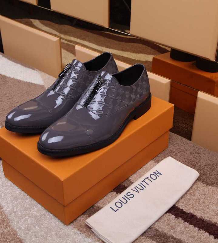 LV Men shoes 1:1 quality-1407