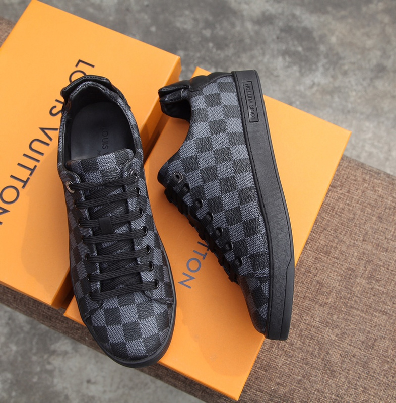 LV Men shoes 1:1 quality-1426