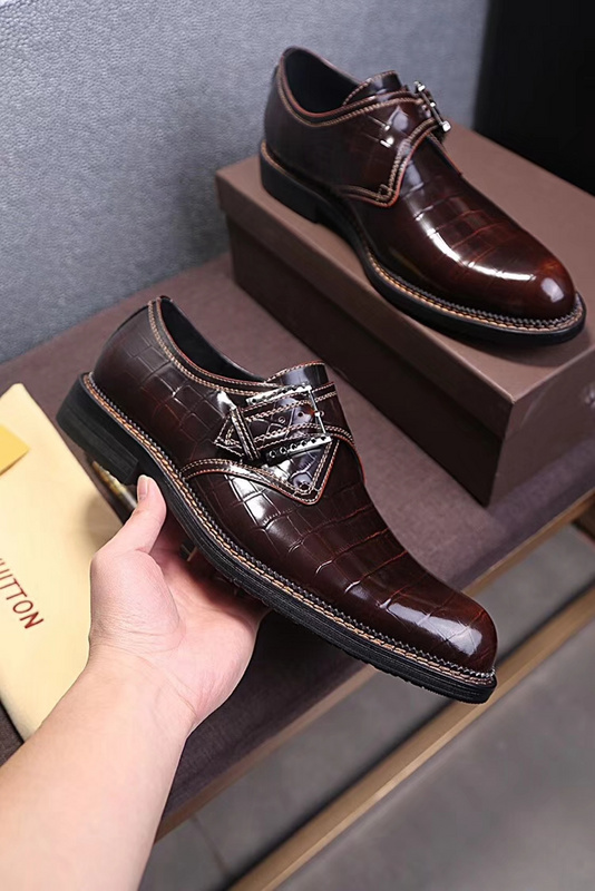 LV Men shoes 1:1 quality-1557