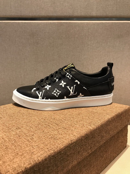 LV Men shoes 1:1 quality-1709