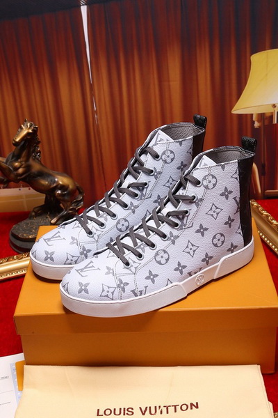 LV Men shoes 1:1 quality-1830