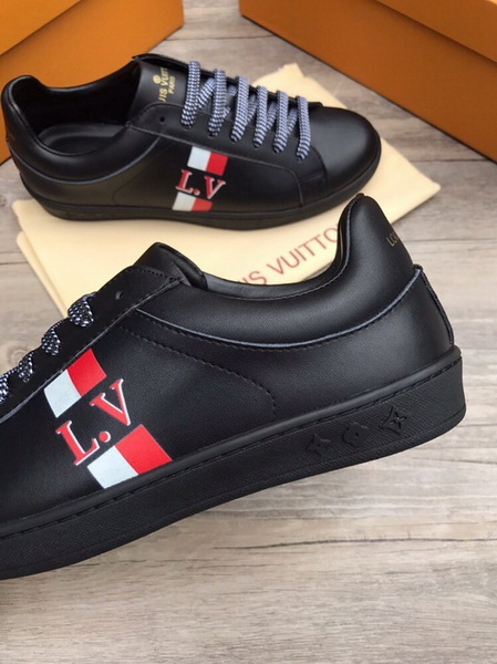 LV Men shoes 1:1 quality-1842