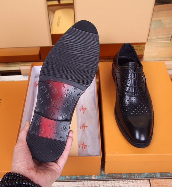 LV Men shoes 1:1 quality-1909