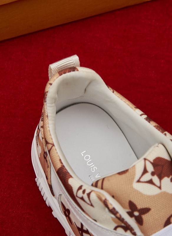 LV Men shoes 1;1 quality-1912