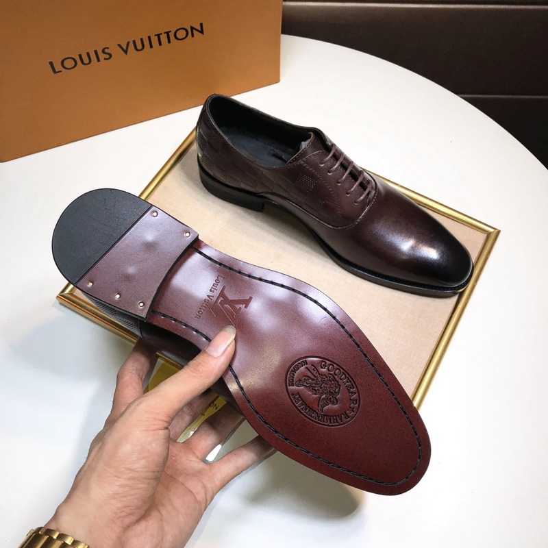 LV Men shoes 1;1 quality-1913