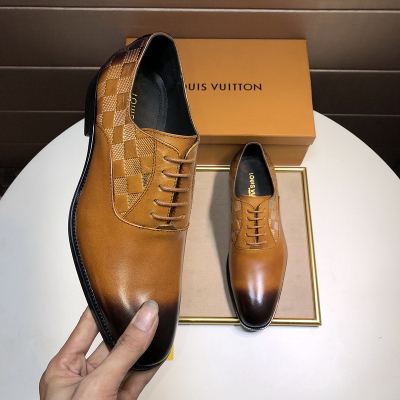 LV Men shoes 1;1 quality-1914