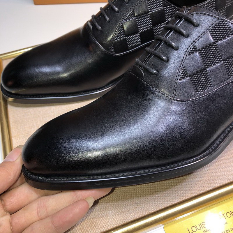 LV Men shoes 1;1 quality-1915