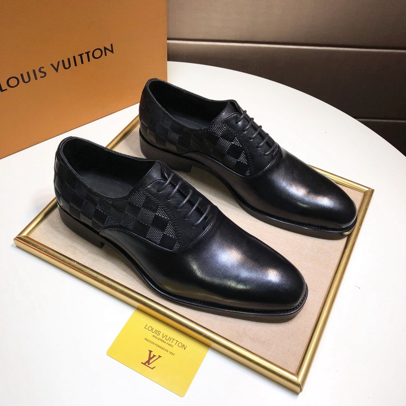 LV Men shoes 1;1 quality-1915