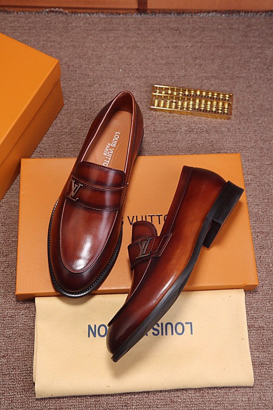 LV Men shoes 1;1 quality-1967