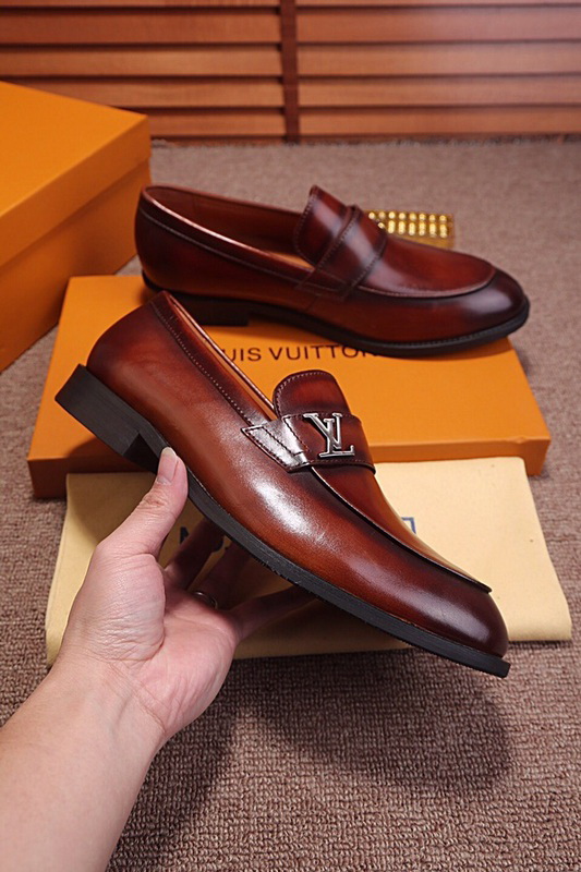 LV Men shoes 1;1 quality-1967