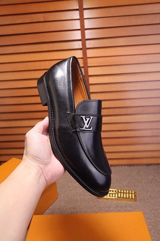 LV Men shoes 1;1 quality-1968