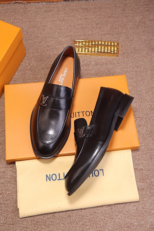 LV Men shoes 1;1 quality-1968