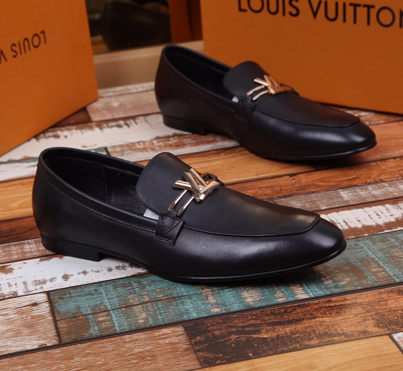 LV Men shoes 1;1 quality-1975