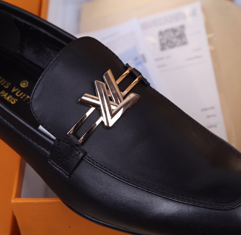 LV Men shoes 1;1 quality-1975