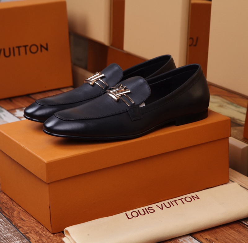 LV Men shoes 1;1 quality-1975