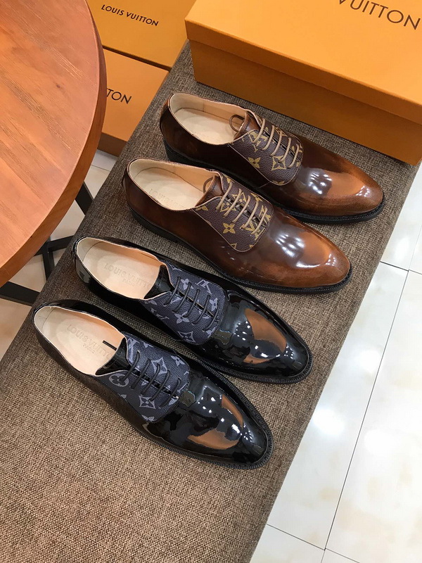 LV Men shoes 1;1 quality-1976