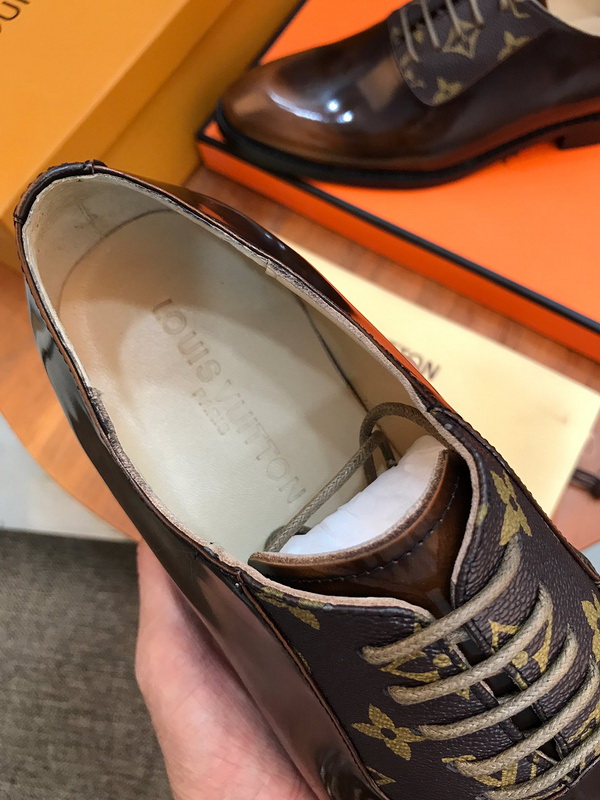 LV Men shoes 1;1 quality-1977