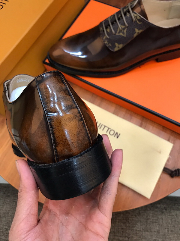 LV Men shoes 1;1 quality-1977