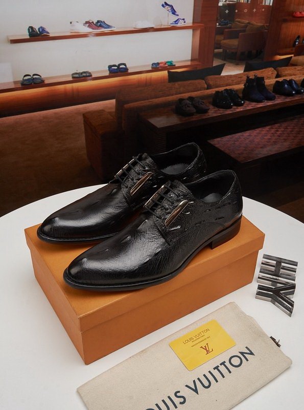 LV Men shoes 1;1 quality-1979