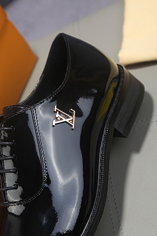 LV Men shoes 1;1 quality-1987