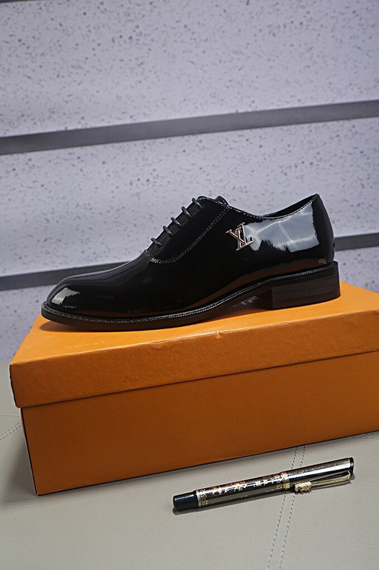 LV Men shoes 1;1 quality-1987