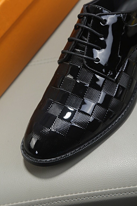 LV Men shoes 1;1 quality-1989