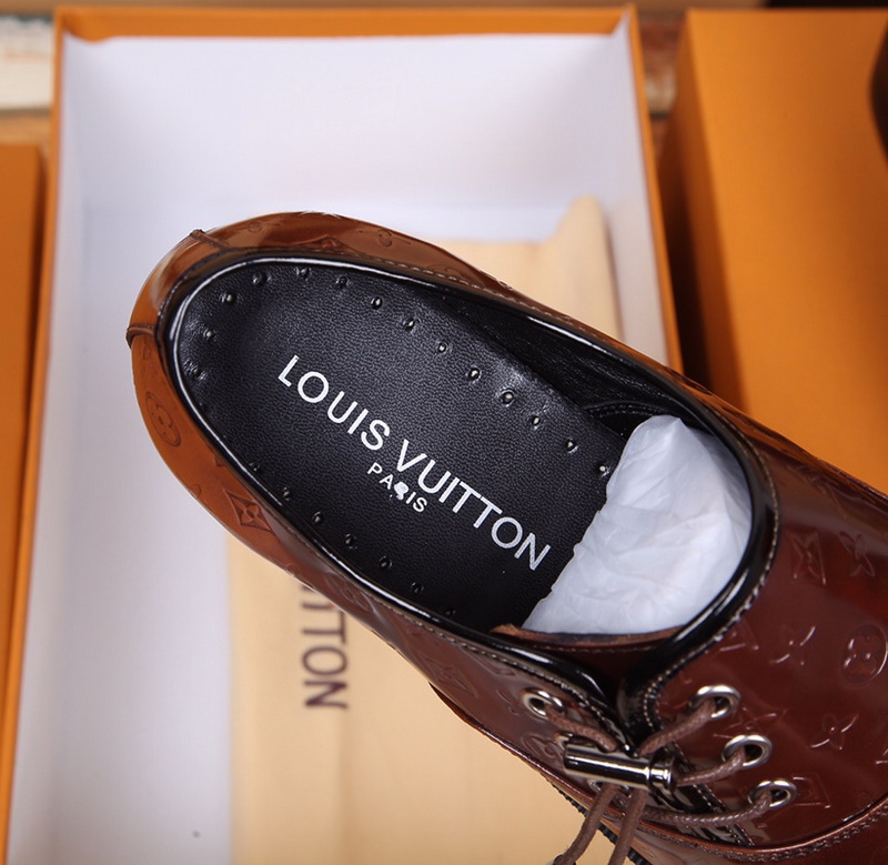 LV Men shoes 1;1 quality-1995