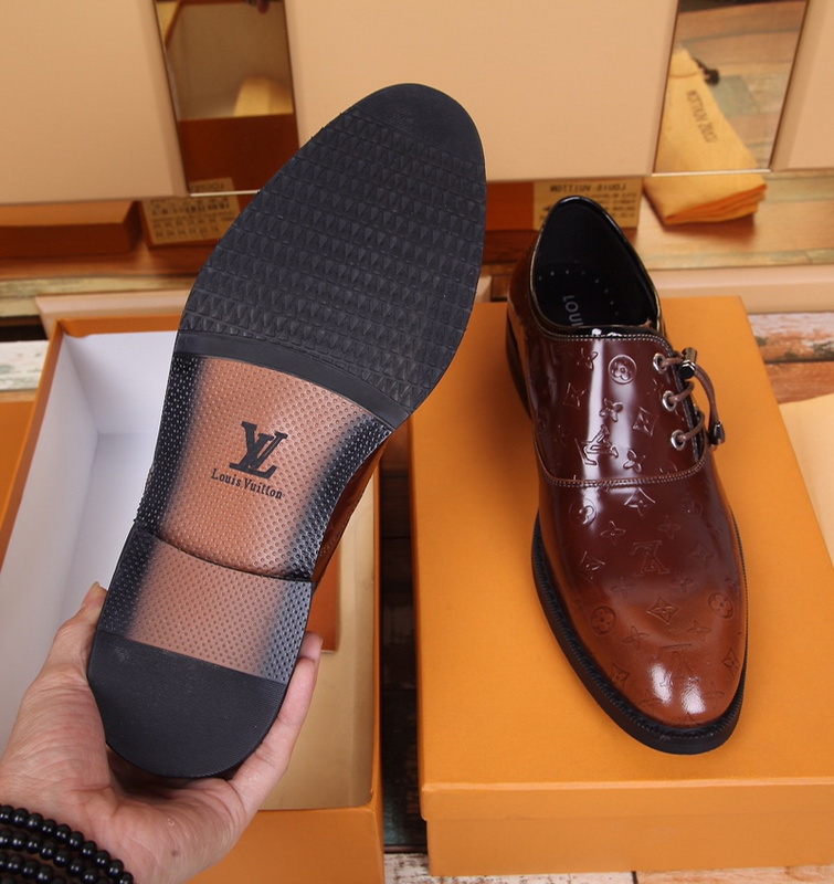 LV Men shoes 1;1 quality-1995