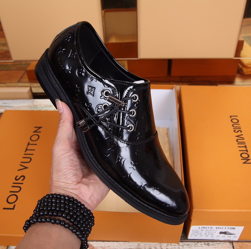 LV Men shoes 1;1 quality-1996